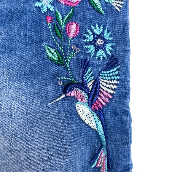 Lee Girls Midi Short Embroidered Flower Hummingbirds Color Blue Size 8 - NWT - Picture 2 of 6